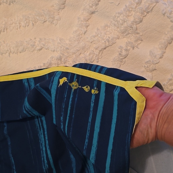 Salt Life Men's Blue and Yellow Board Shorts with Bold Contrast Size 34 - Picture 6 of 8